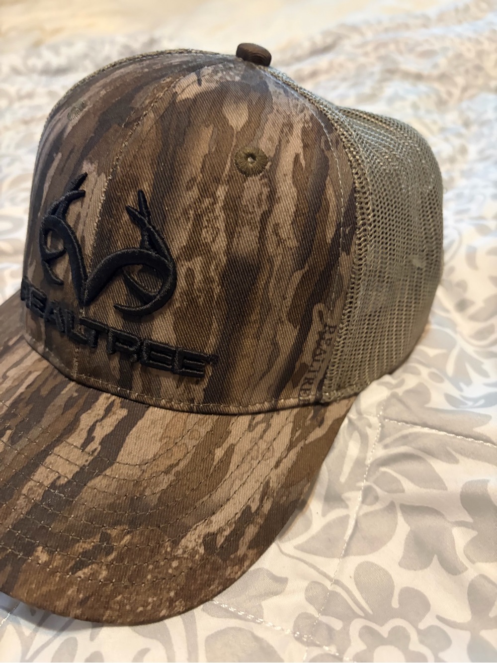 Realtree Men's Camo Mesh Back Trucker Cap - Brown/Green